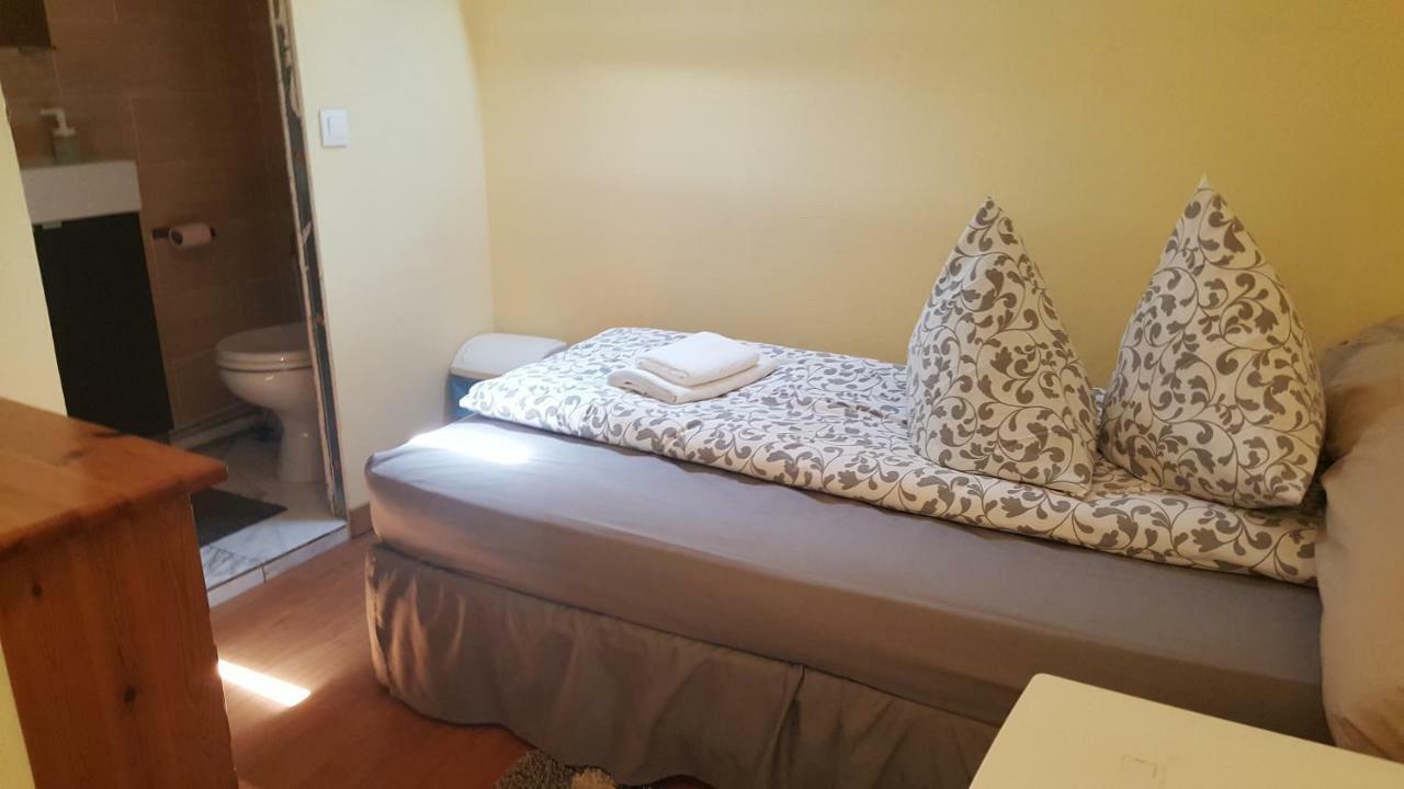 Le Relais Bleu Hotell Le Blanc-Mesnil Eksteriør bilde